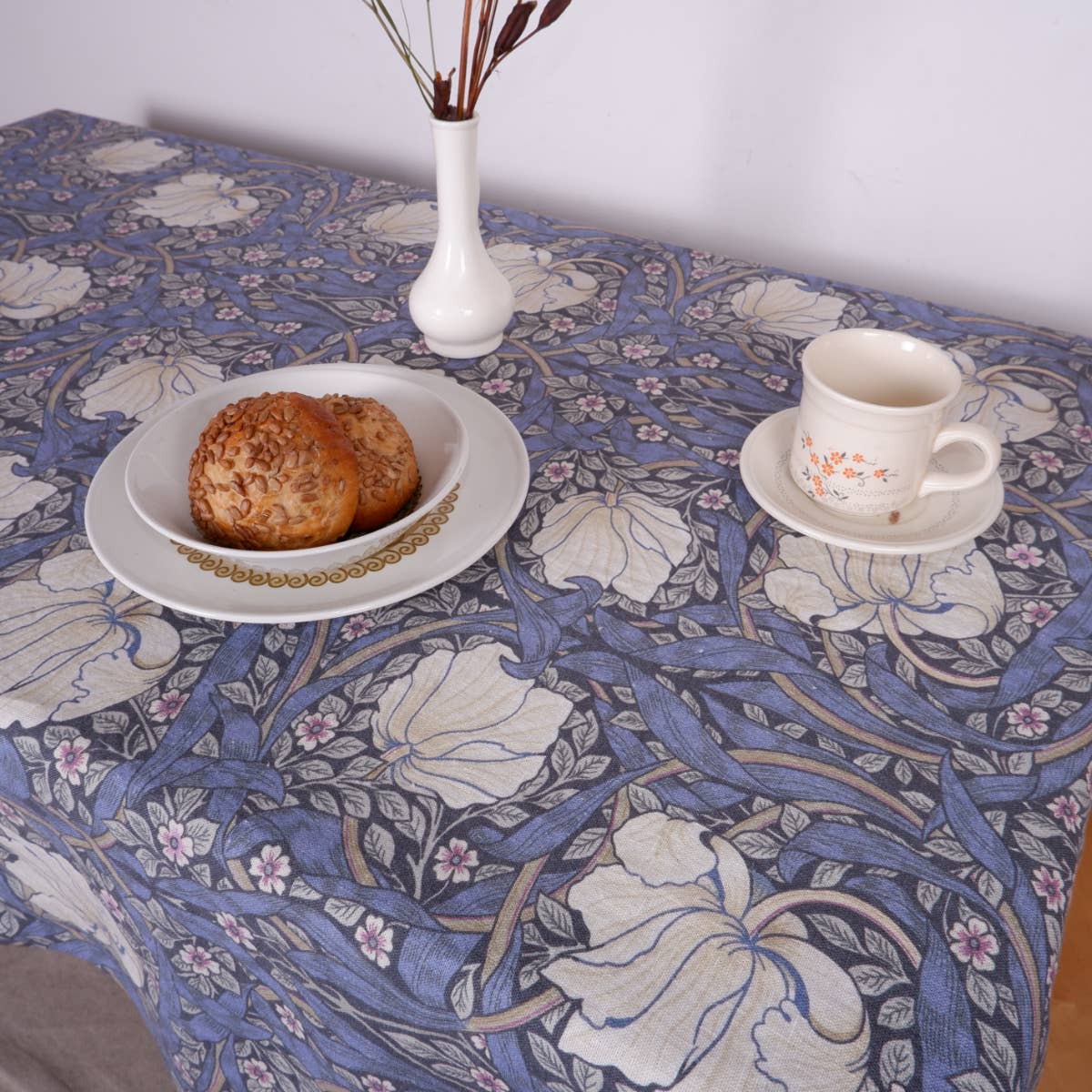 NorraVilla - Wholesale Tablecloth - Linen Tablecloth in William Morris Blue Pimpernel print3