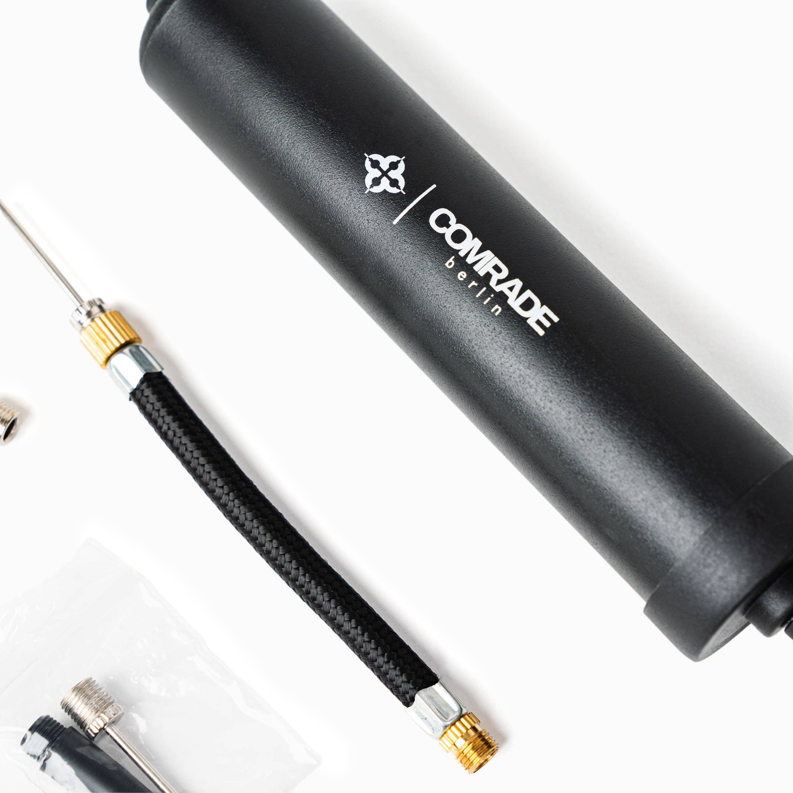 Comrade Berlin - Vendita all'ingrosso Accessori sportivi - Pompa per palloni nera1