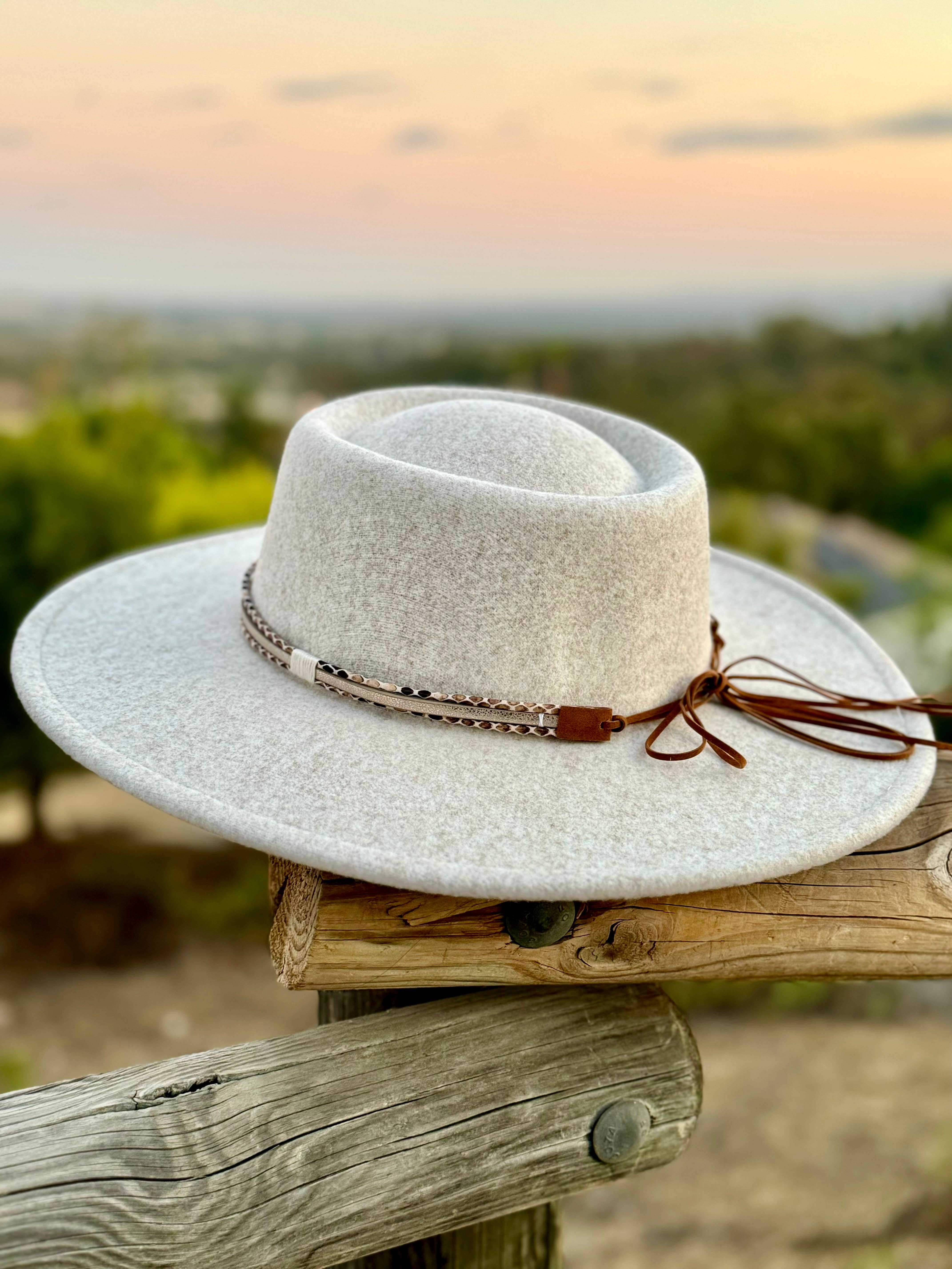 Justin & Taylor - Wholesale Fedora - Women's - Dundee | Felt Fedora with Python Accent Band1