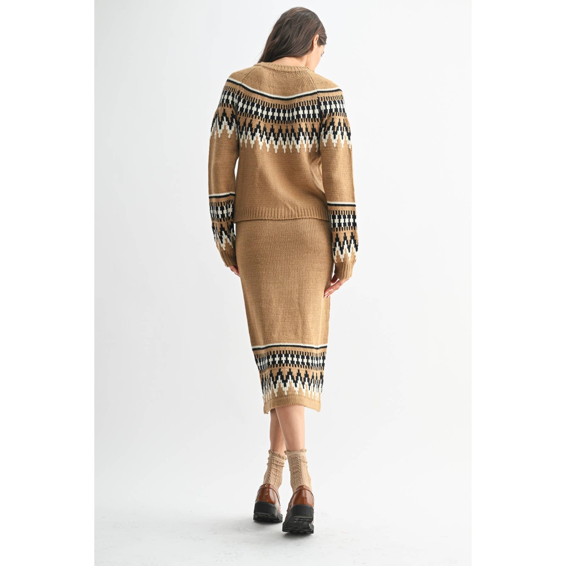 MOKKA MULTI ISLE GESTRICKTES STRICKJACKE UND ROCK-SET für den Großhandel auf Faire10