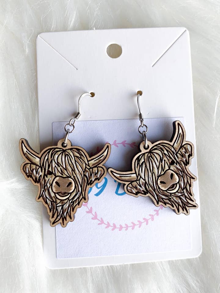 Pendentifs Highland Cow pour la vente par 269 Design