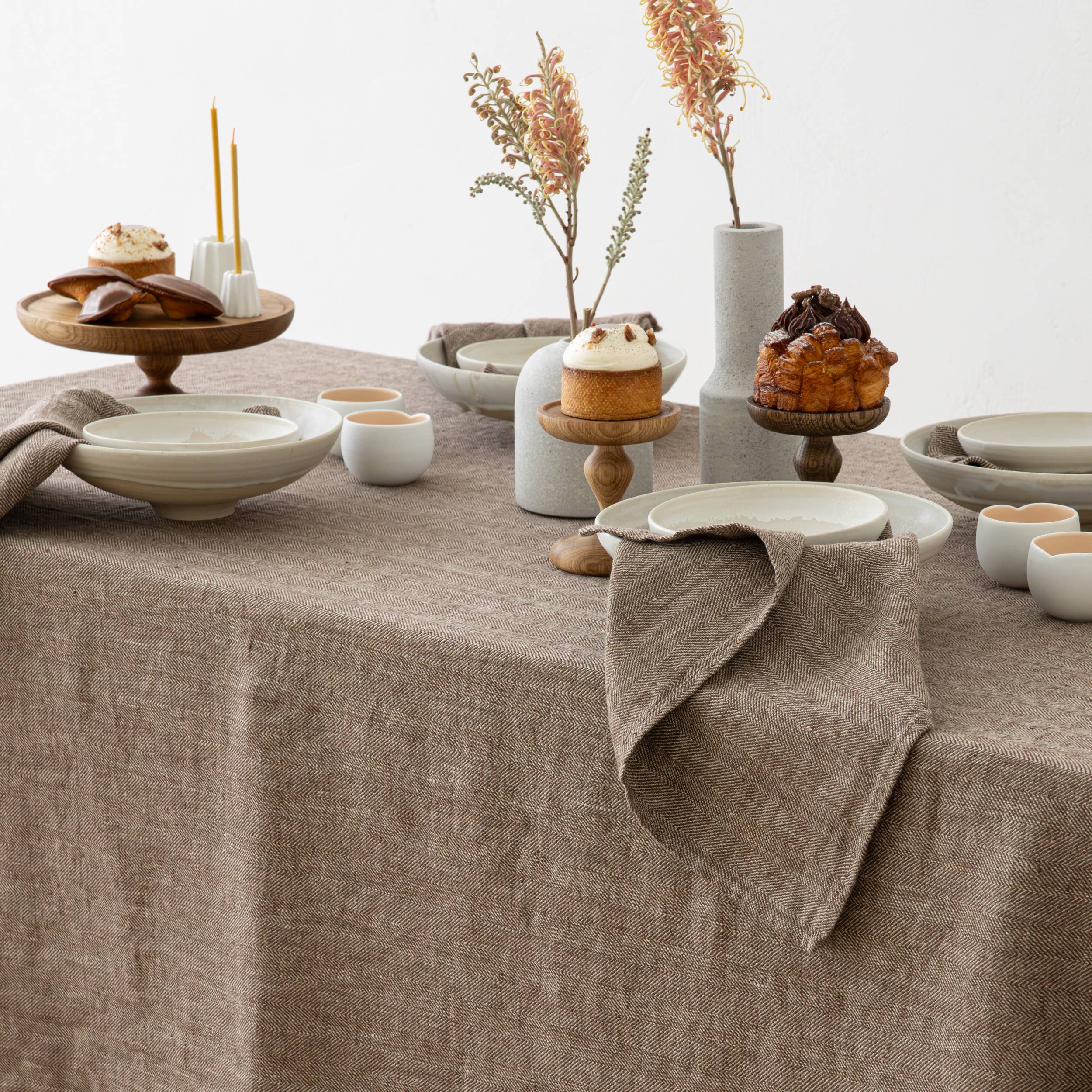 LinenMe - Wholesale Dinner & Cloth Napkin - Linen Napkin Choco Chevron3