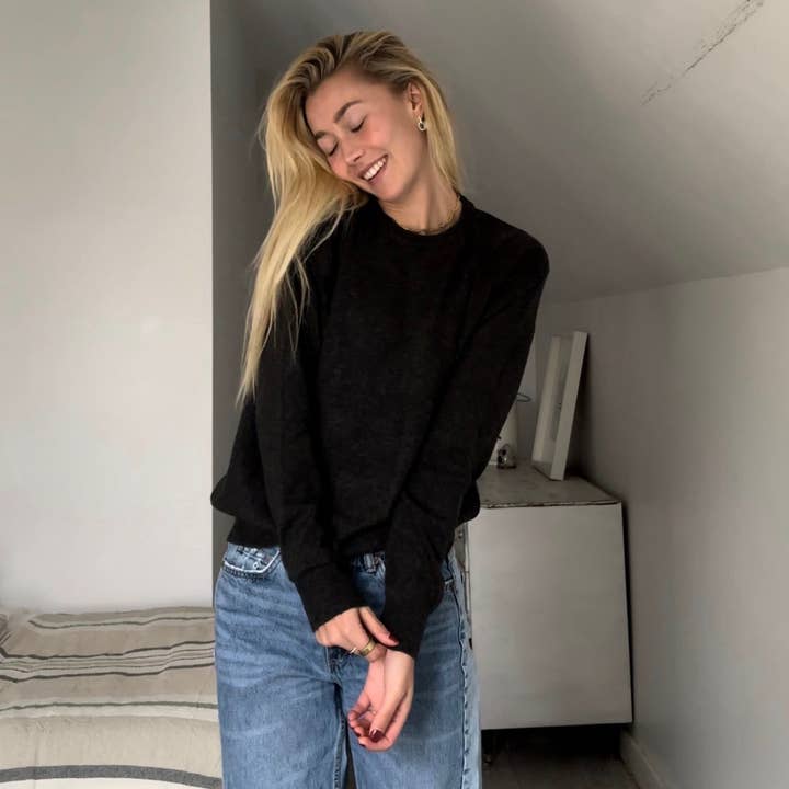 dark grey cashmere sweater for wholesale by Surf Beni