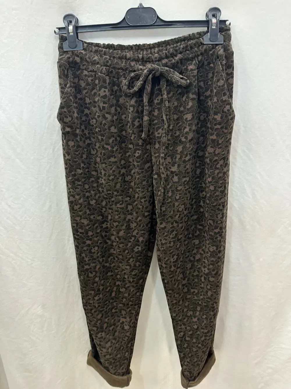 Mimi & Gogo - Venta al por mayor Pantalones de chándal/cómodos - Mujer - Pantalón de chándal de terciopelo con estampado de leopardo @4371_PaVCotletLeo1
