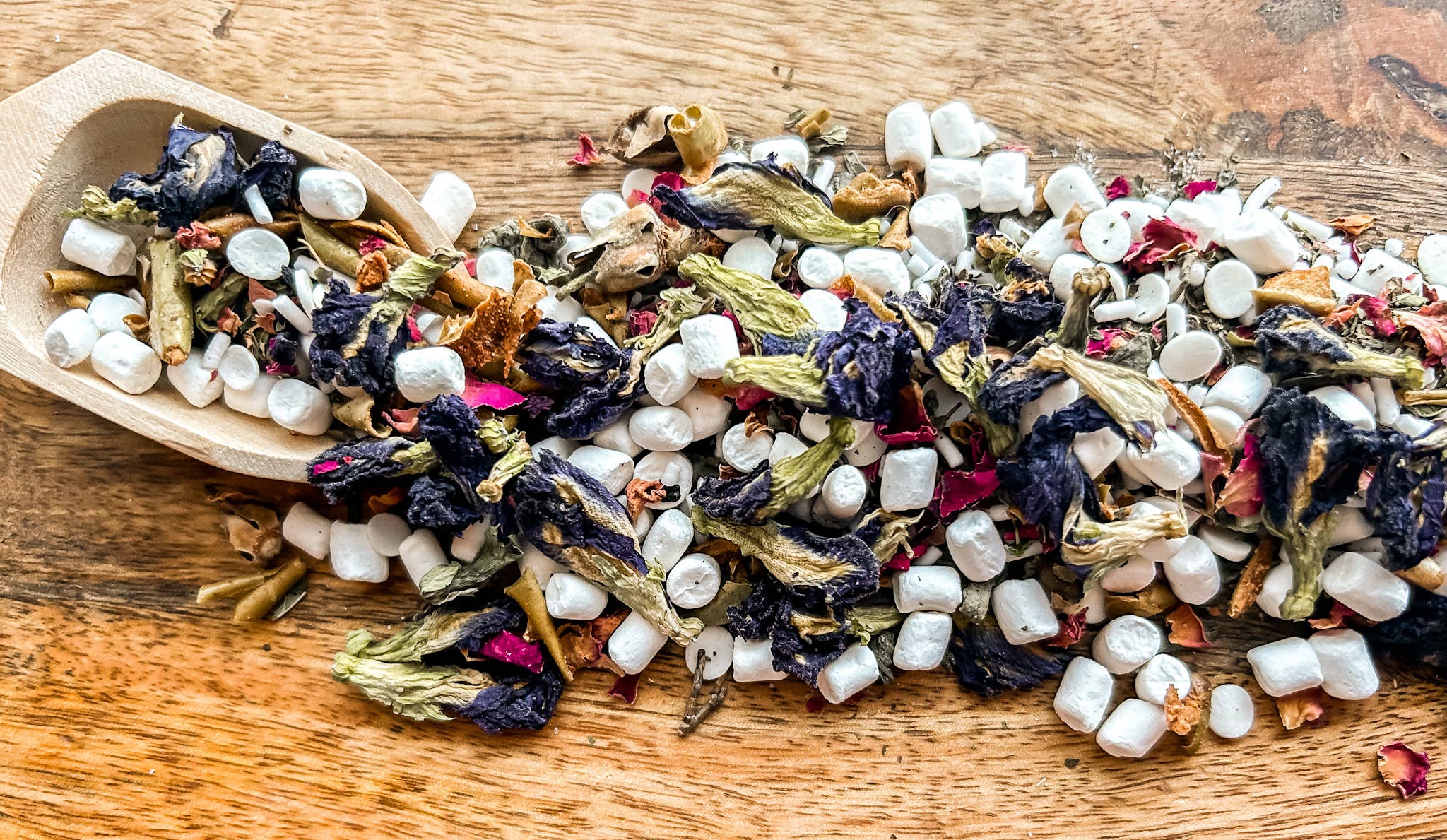 Birch Tea Co. - Vente Thé en vrac - Northern Lights - Thé en vrac en forme de papillon, de pois et de rose7