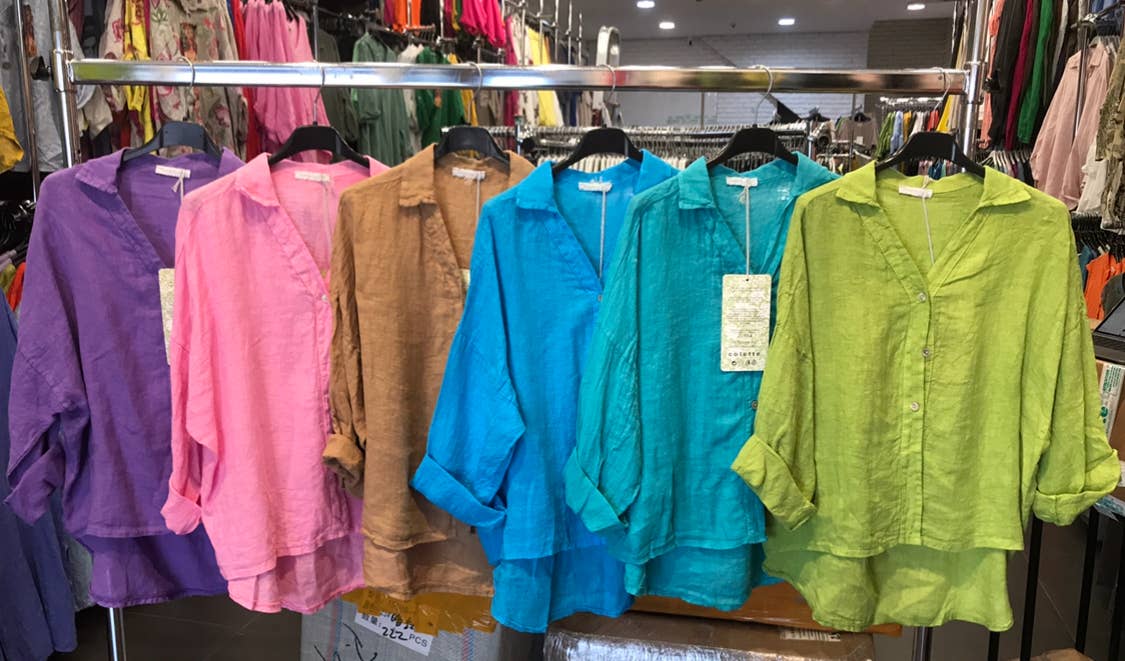 la maison des fibres naturelles – Engroshandel Skjorte med buttondown – til kvinder – Hørskjorte med sidelommer og bagplissering25