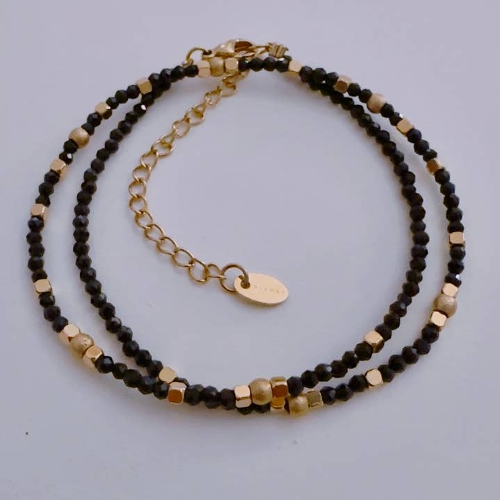 Bracciale doppio giro pietre naturali onice ematite per la vendita all'ingrosso da parte di DJANET BIJOUX