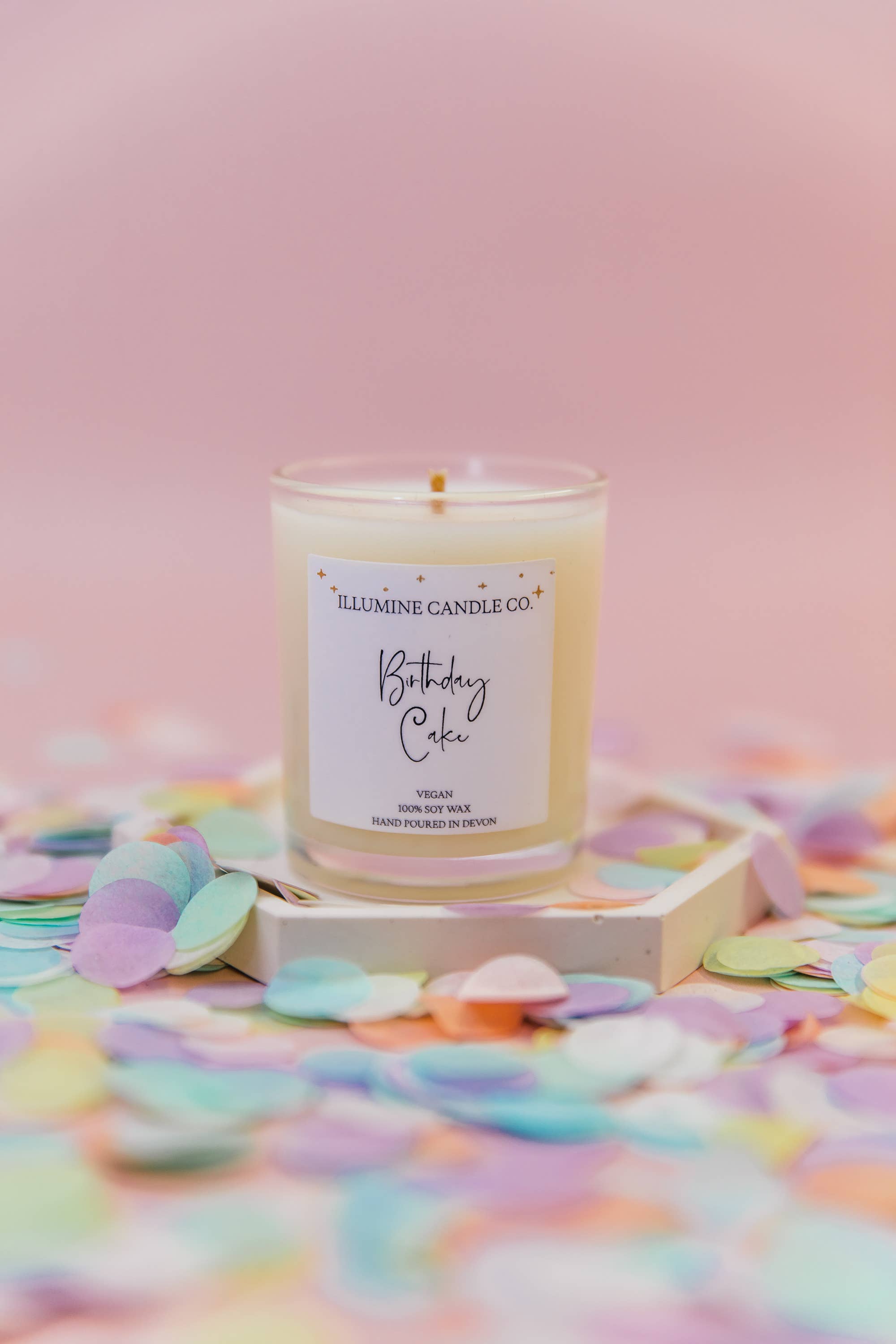 Ilumine Candle Co. – wholesale Jar/filled candle – Birthday Cake Soy Wax Candle1