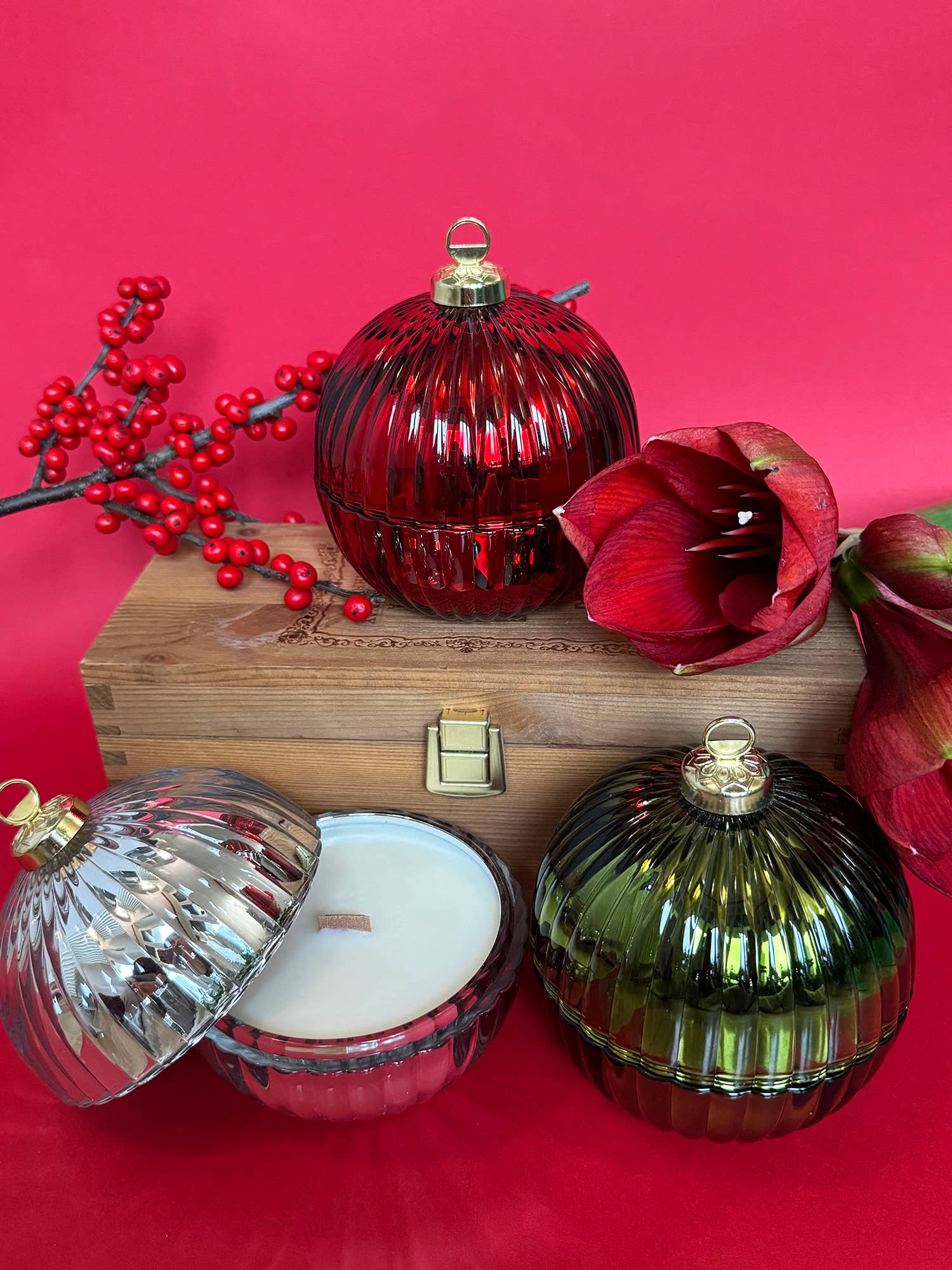 ITAMARU - Vendita all'ingrosso Candela in vasetto - Candela profumata Panettone in cera di soia 100% in grande sfera natalizia rossa2