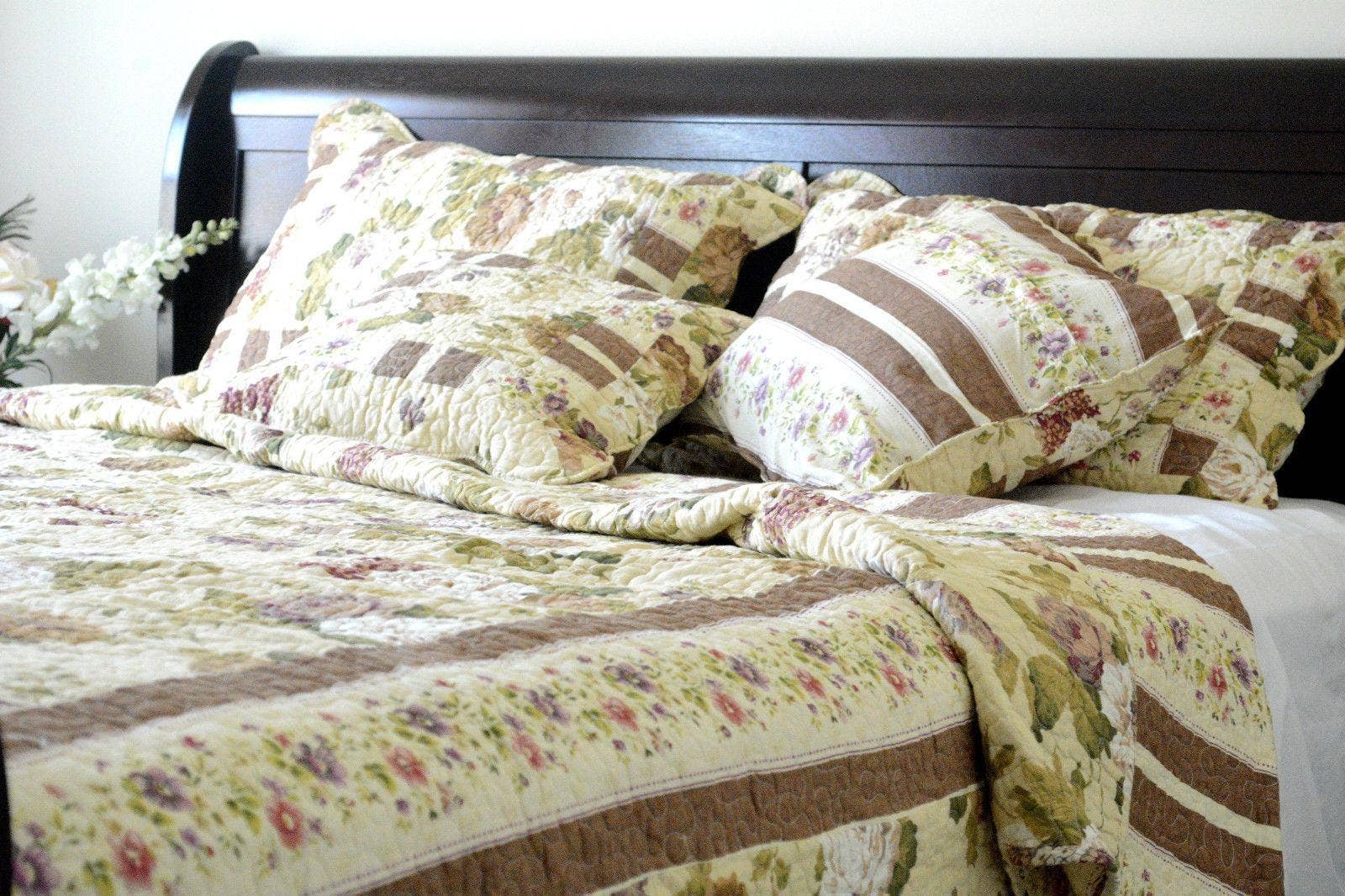 DaDalogy Bedding - Wholesale Bedding Set - DaDa Bedding Vintage Cottage Rose Garden Floral Ivory Yellow Cotton Scalloped Quilted Bedspread Set (DXJ103478)2