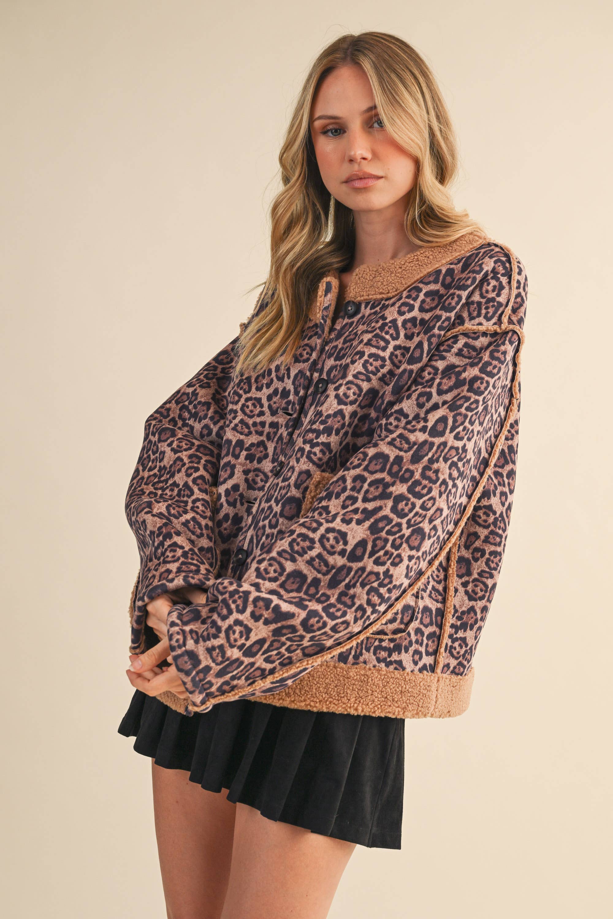 IJ1639 LEOPARD REVERSIBLE TEDDY LEOPARD QUILTED JACKET for wholesale on Faire4