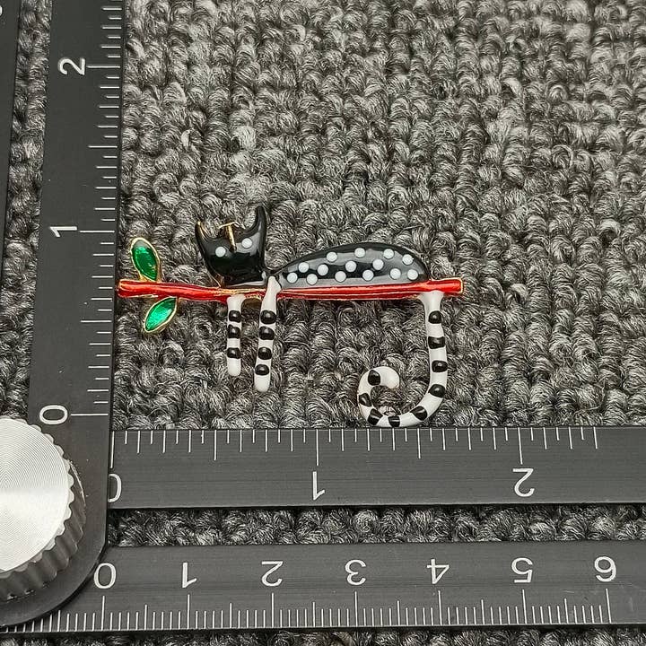 Mio Queena - Wholesale Brooch - Abstract Enamel Spotted Cat Brooch4