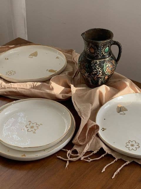 Creating Comfort Lab – wholesale Dinner plate – Handmade Porcelain Dinner Plates with Gold Rim. Off-White9
