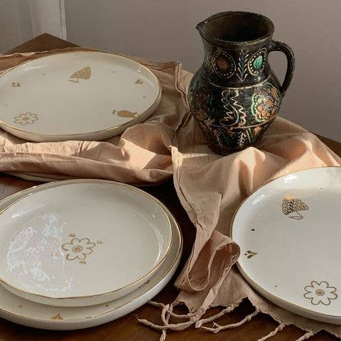 Creating Comfort Lab – wholesale Dinner plate – Handmade Porcelain Dinner Plates with Gold Rim. Off-White9