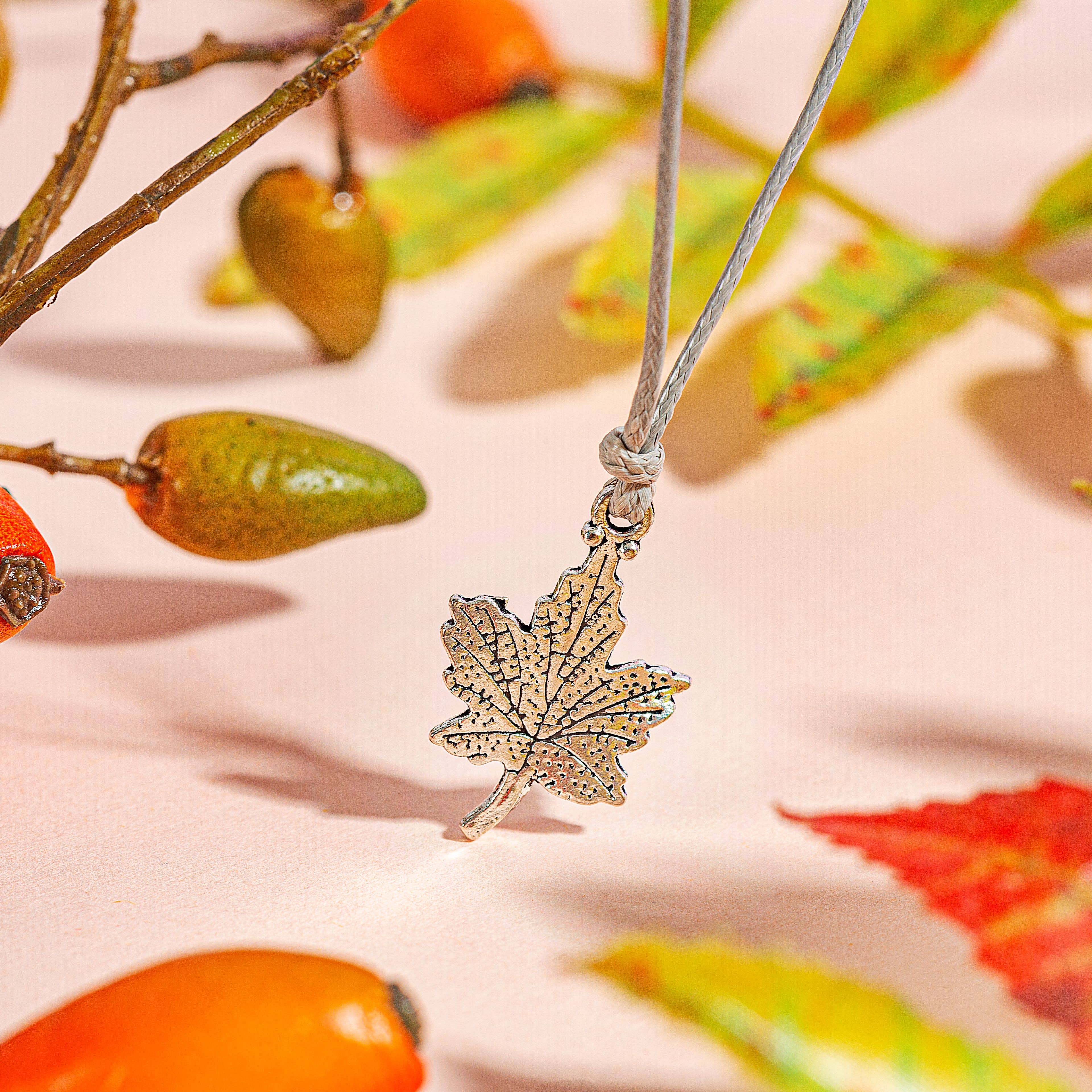 Letterbox Love Bracelets – wholesale Charm/dangle bracelet – Cozy Season Maple Leaf Fall Bracelet 2