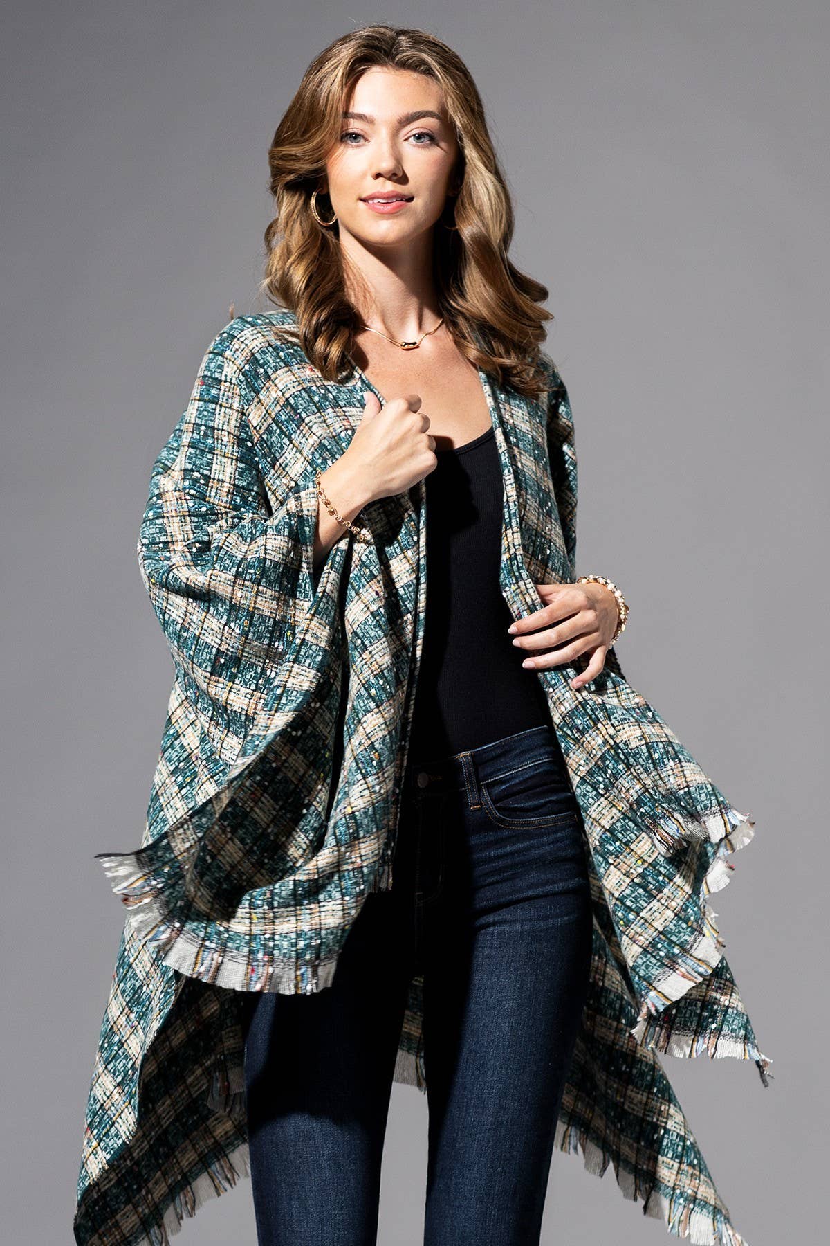 Urbanista Outlet – Engroshandel Kimono - Dame – Plaid Multi Farvemønster Ruana 1