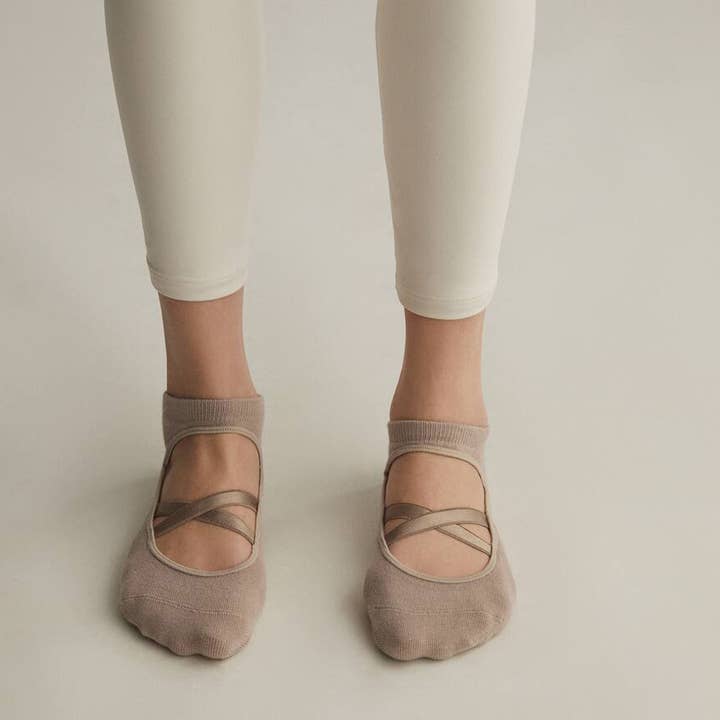 Curvy Fix - Wholesale Socks - Women's - Mary Jane Regular Toe Sports Socks 2 Pack Dark Grey & Khaki