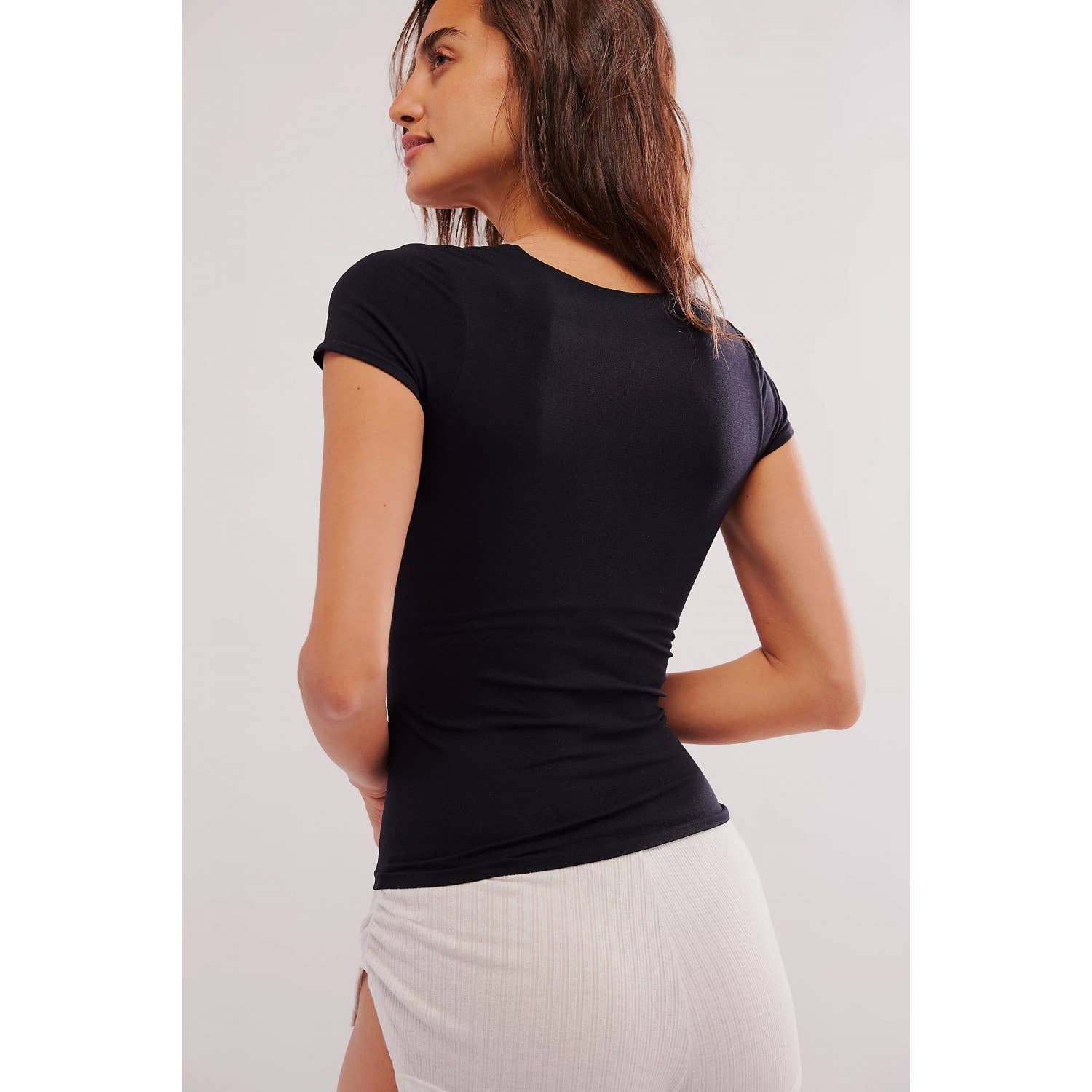 Apolline - Vente Haut en maille – femme - Haut à manches courtes et encolure dégagée à double épaisseur Contour1