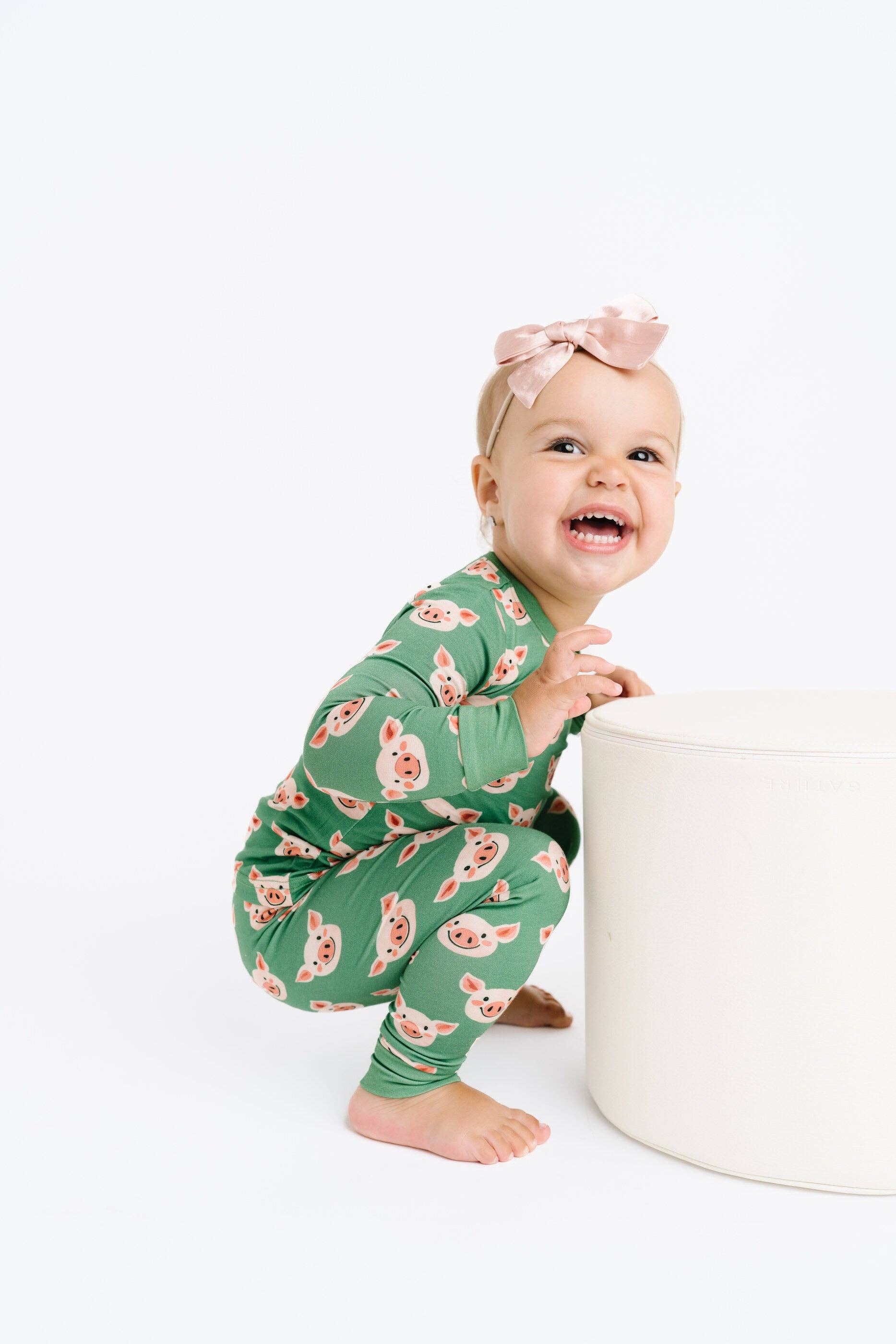 Little One Shop - Wholesale Lounge Set - Kids - Happy Piglets Bamboo Set4