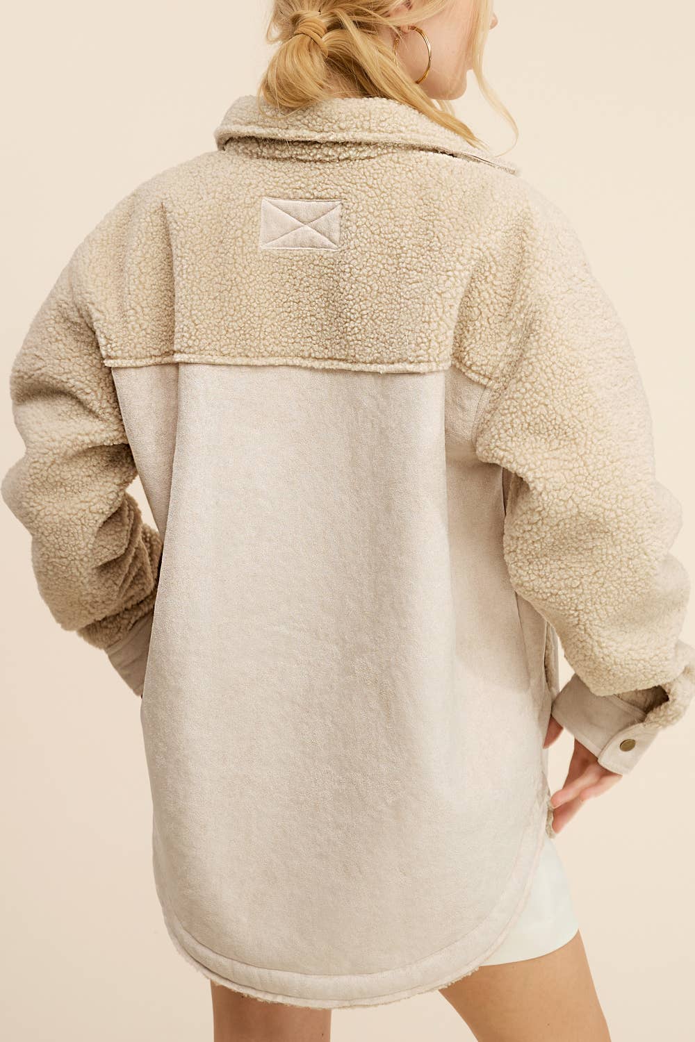 La Miel - Vente Veste – femme - JKT1790 - Veste boutonnée surdimensionnée en faux daim avec poches21