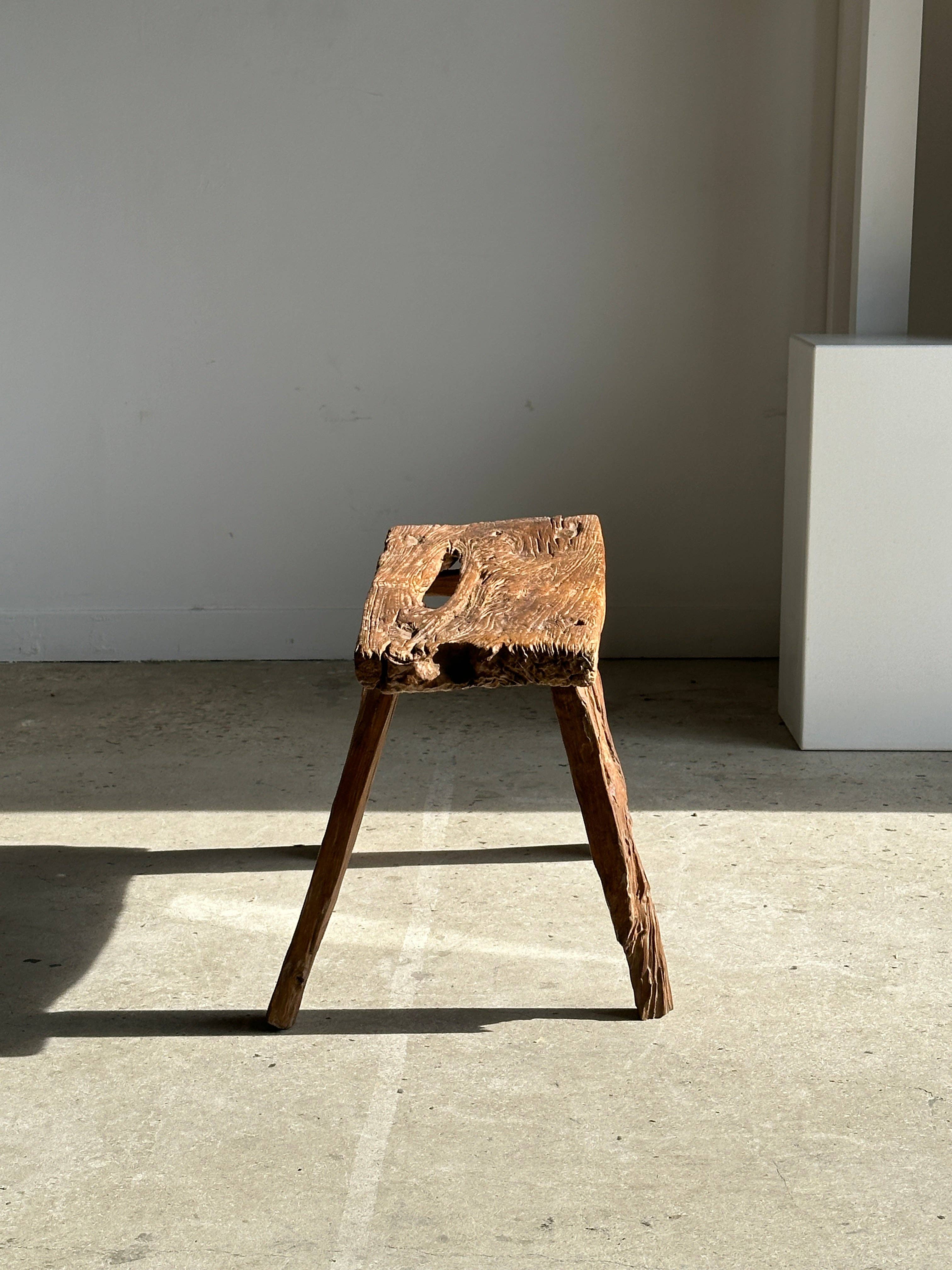 Office Objets - Wholesale Bench - Small organic bench in upcycled Asian teak quadripod openwork seat - Matahari30