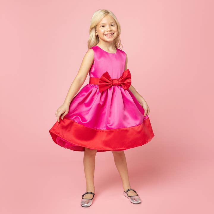 Robe de soirée Florence Bow Satin pour filles, rose et rouge pour la vente par Holly Hastie London