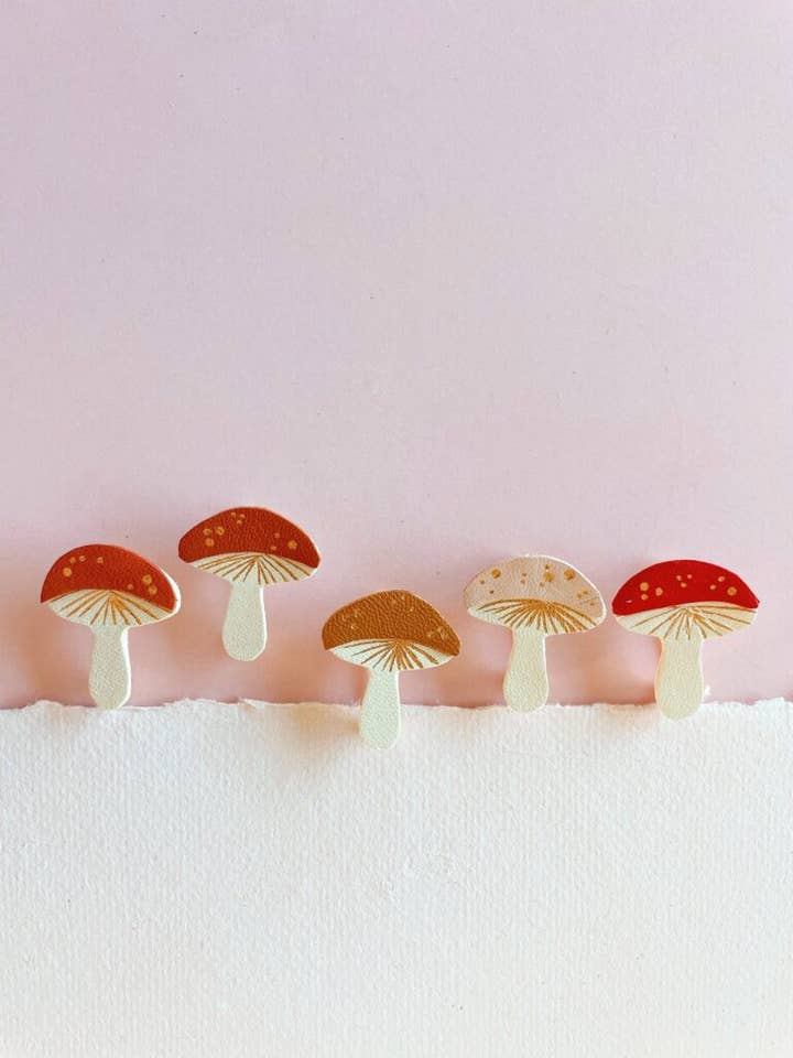 Handmade mushroom brooch, forest fruit in upcycled leather for wholesale by du vent dans mes valises