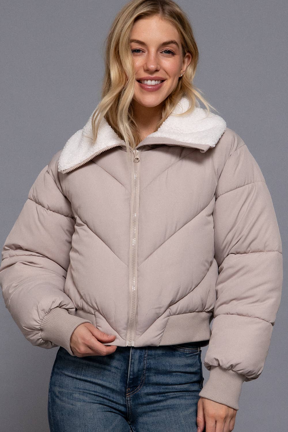 Active Basic | Active USA – Engroshandel Puffer jacket - Dame – Langærmet pufferjakke med sherpa-krave7