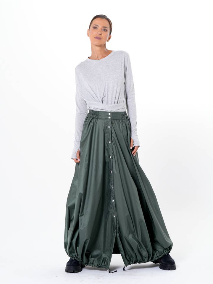 Metamorphoza – wholesale Skirt – Women’s – Voluminous Maxi Skirt with Adjustable Hem1