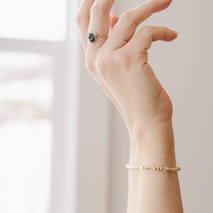 April - Bracciale in quarzo per la vendita all'ingrosso da parte di Joyful Bead Company