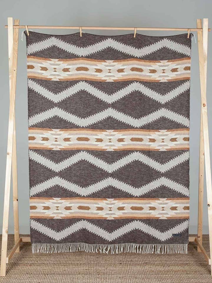 Coperta Mapu Marrone per la vendita all'ingrosso da parte di Blankets Of The World