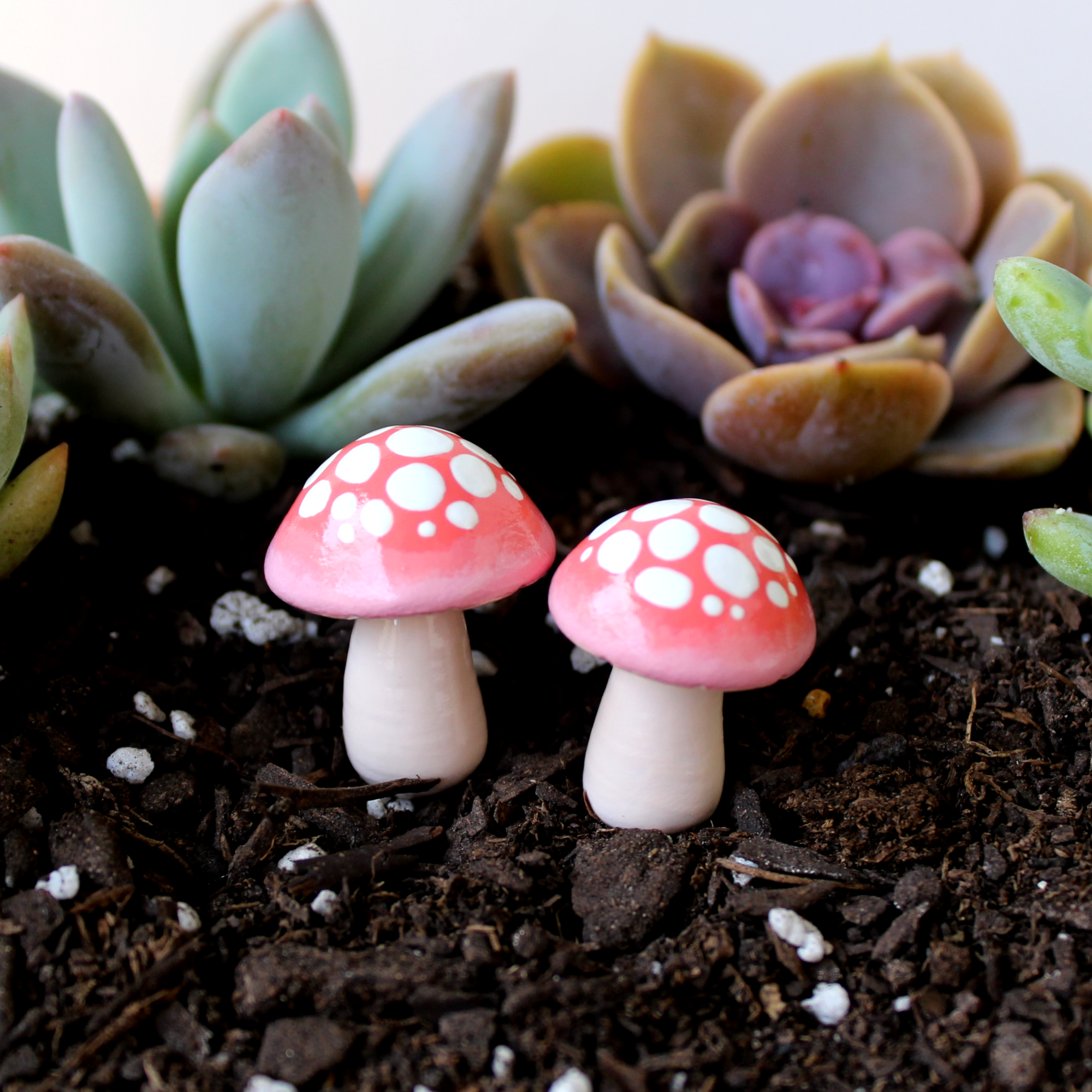 Mariposa Miniatures - Wholesale Garden/Lawn Stake - Ombre Fairy Garden Mushroom0