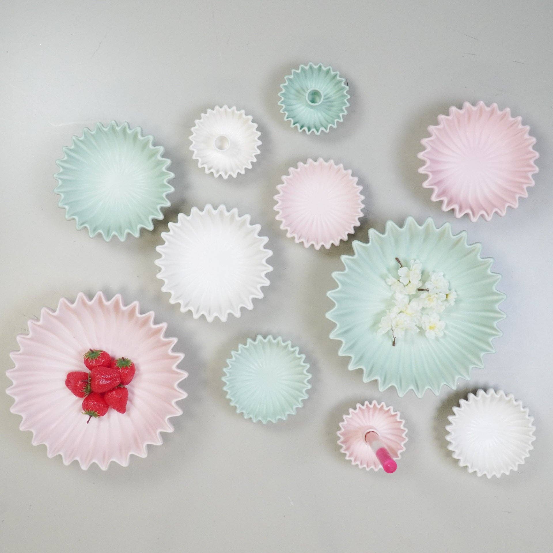 Housevitamin bv - Wholesale Decoratief bord/schotel/kom - Kom - Geplooide Kom - Keramiek - Wit - 15x15x4,5 cm4