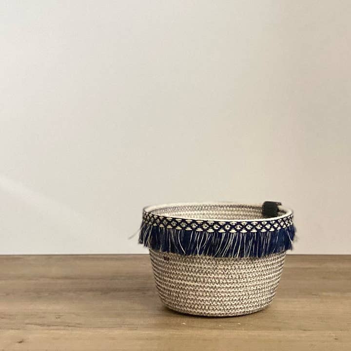 Bridenbaker Designs - Wholesale Decorative Plate/Dish/Bowl - Navy and Natural Fringe Rope Bowl