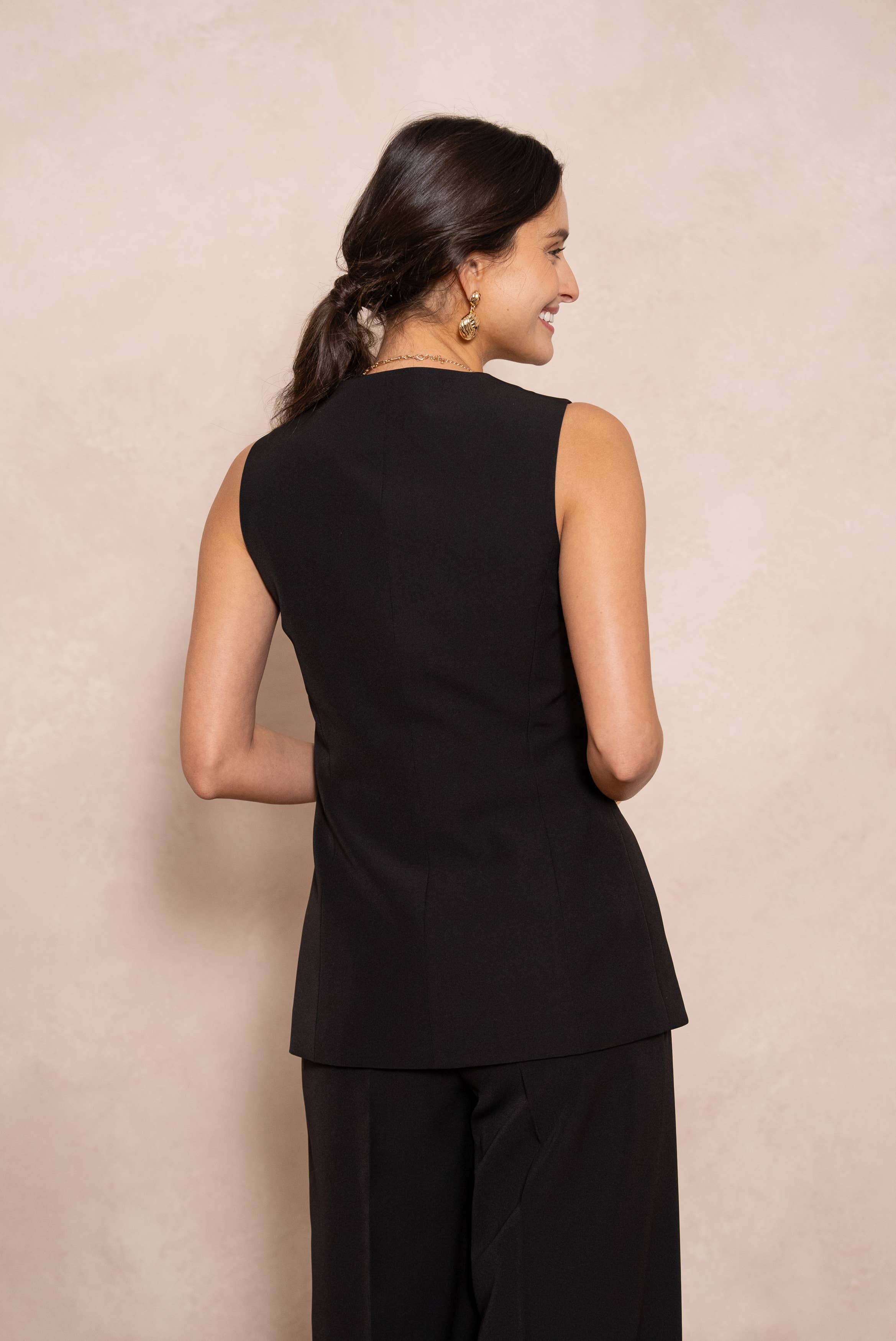Attentif Paris - Wholesale Suit Vest - Women's - [Timeless] Long sleeveless vest with textured gold buttons16