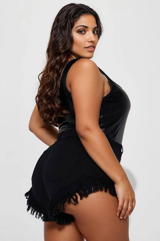 5besties inc – Engroshandel Bodysuit - Dame – Bodystocking med firkantet halsudskæring i kunstlæder - Plusstørrelse3