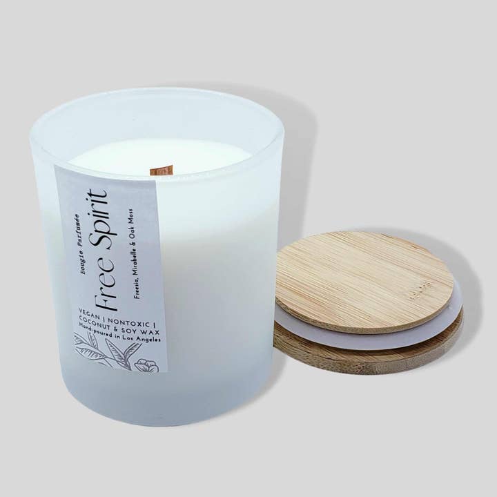 Bougie Parfumee Free Spirit kaars met houten lont voor wholesale door Vive Salvaje Aromatherapy