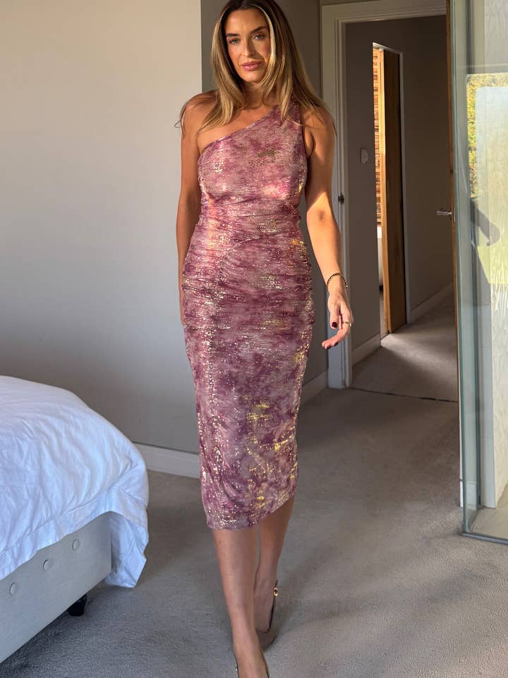 Kally Rosa Folie Tryck Enaxlad Midiklänning för wholesale av Girl in mind