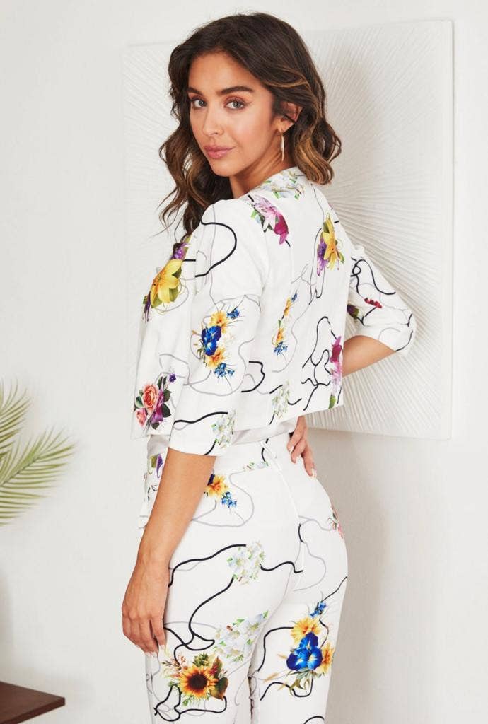 VENTI6 - Wholesale Jacket - Women's - BOUQUET OPEN FRONT CROP 3/4 SLEEVE JACKET(1236-BOUQUET-WHT)2