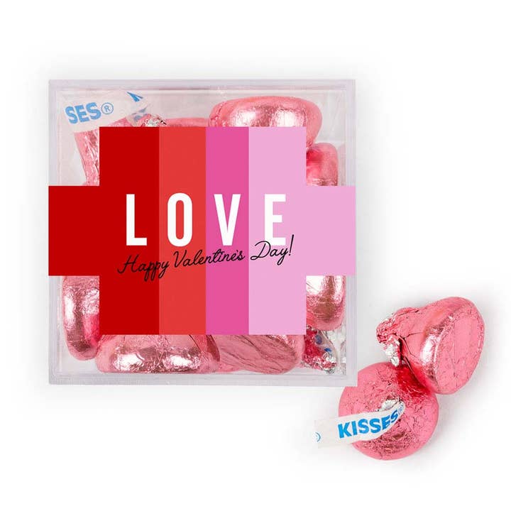 Petit cube pour la Saint-Valentin avec des baisers roses de Hershey - LOVE pour la vente par Just Candy