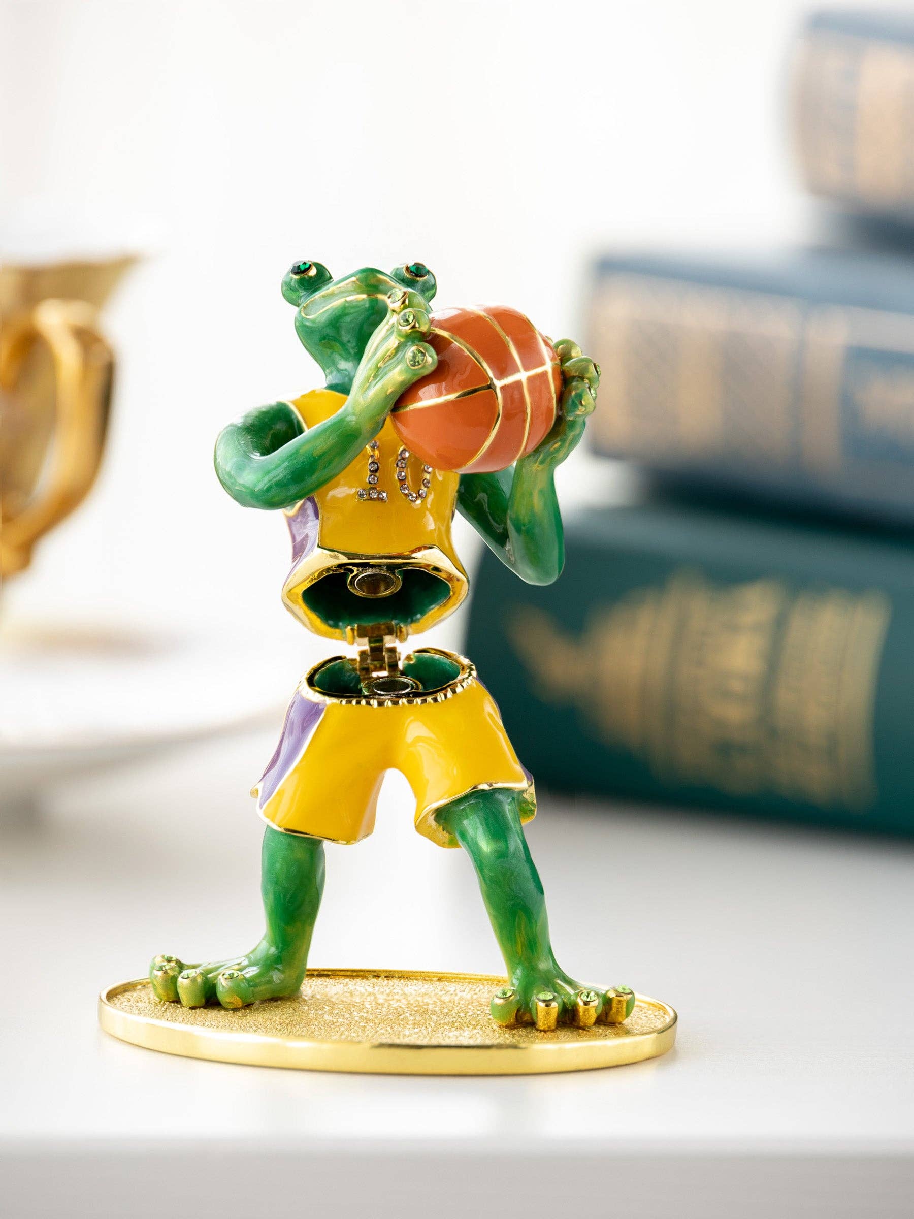 Keren Kopal - Wholesale Decorative Figurine - Frog Playing Basketball1