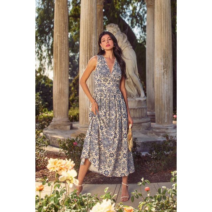 Vestido maxi sin mangas con encaje de borde festoneado y estampado de azulejos Summer In Capri para venta al por mayor de Dress Forum