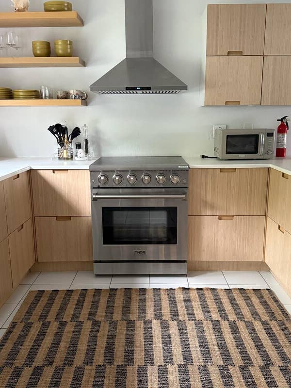 Natuurlijke Jute Zwart Handgeweven Geometrisch Boho Modern Vloerkleed TN-59 voor wholesale door Aesthetic Homes LLC