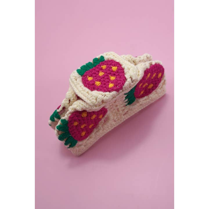 JOSSLYN by wall to wall - Wholesale Hair Clip - Women's - JUMBO HANDMADE CROCHET FLORAL HAIR CLAW CLIPS | 40H93810