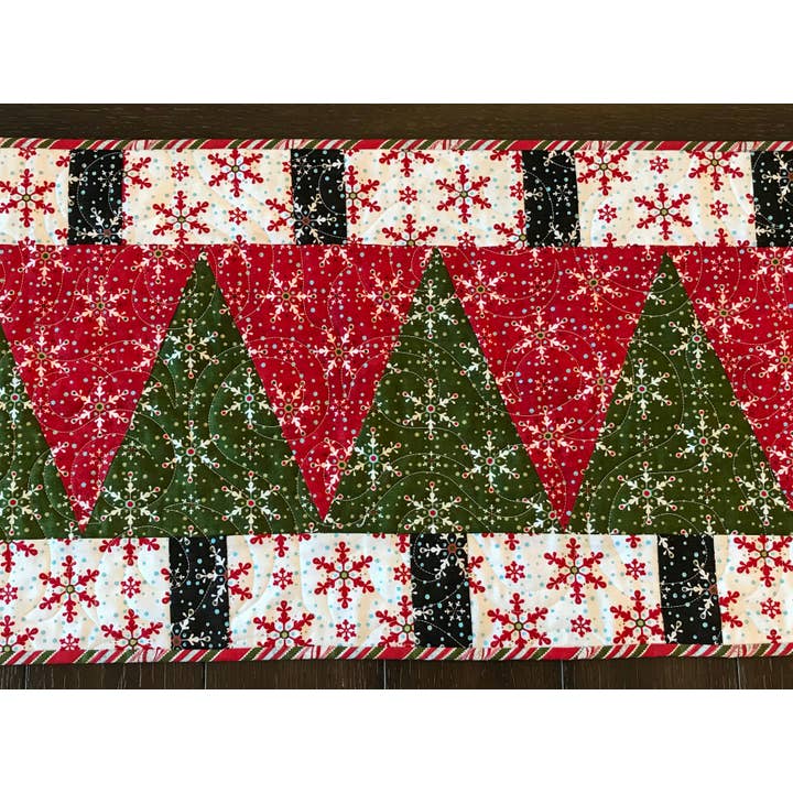 CUDDLE CAT QUILTWORKS - Wholesale Craft Sewing Kit - Christmas Tree Lane Table Runner Pattern3