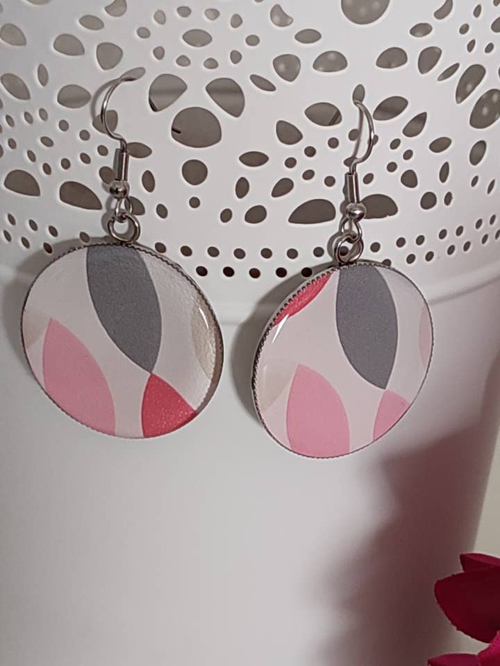 CIRCULAR PETALS RESIN EARRINGS for wholesale by catsplatayresina