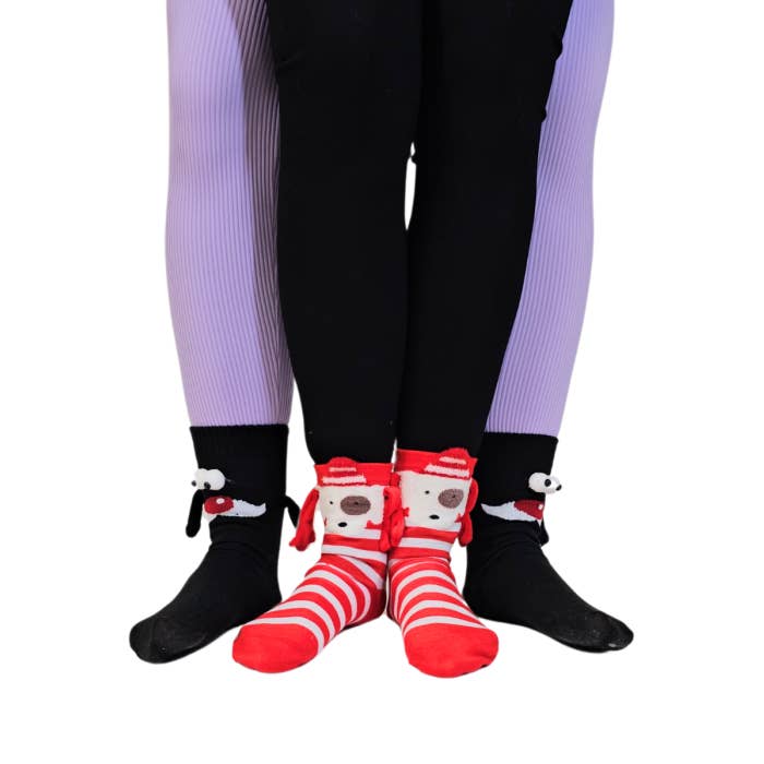 Sokisahtel I BestSockDrawer - Wholesale Socks - Unisex - FENDY black socks with magnetic paws1