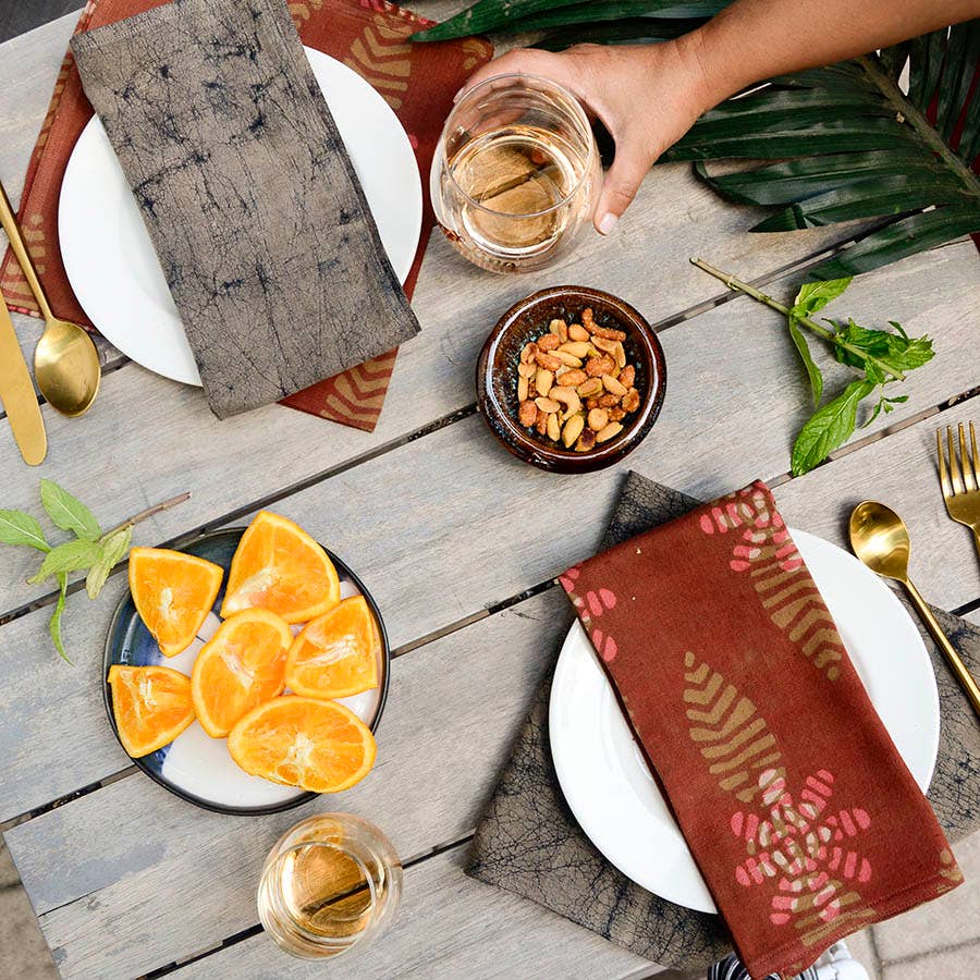 Ichcha – Guardanapo e pano de jantar por atacado – Guardanapos Dabu Block Print em Terracota (Conjunto de 4) - Flor9