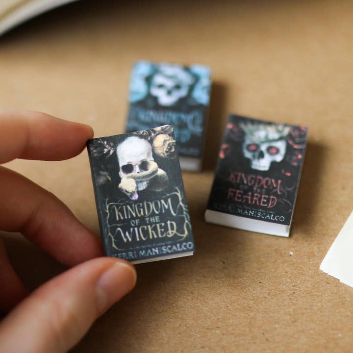 Conjunto de 3 Miniaturas Feitas à Mão da Série Kingdom Of The Wicked por atacado de The Sticker Shop