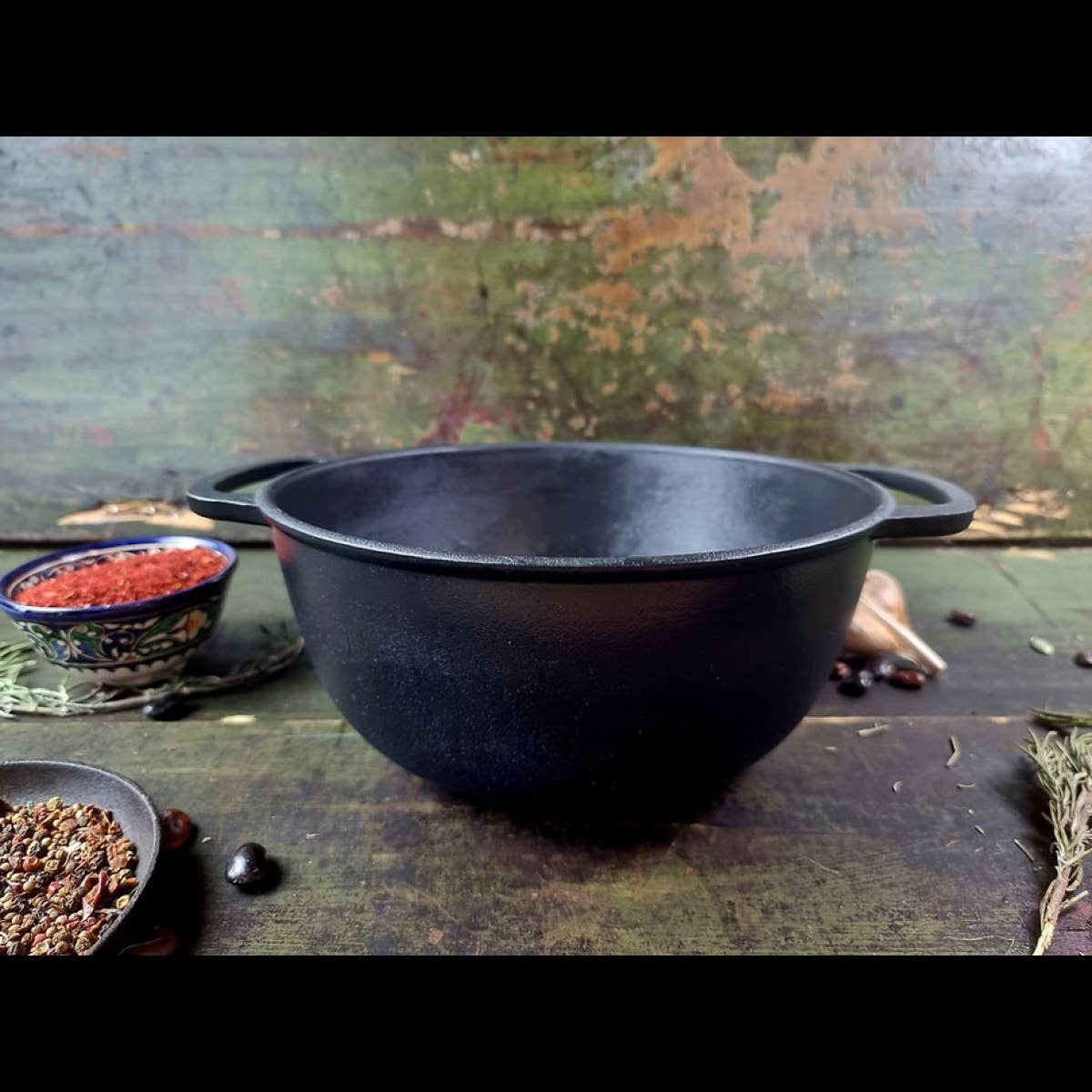 STP - Wholesale Cooking Pot - Cast Iron Pot with Glass Lid1